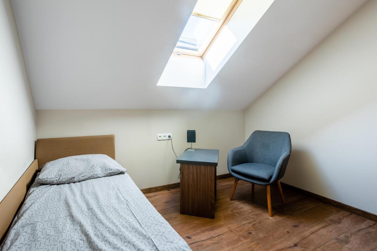 Noclegijarocin Bed & Breakfast Bagian luar foto