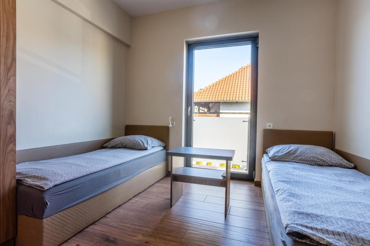 Noclegijarocin Bed & Breakfast Bagian luar foto