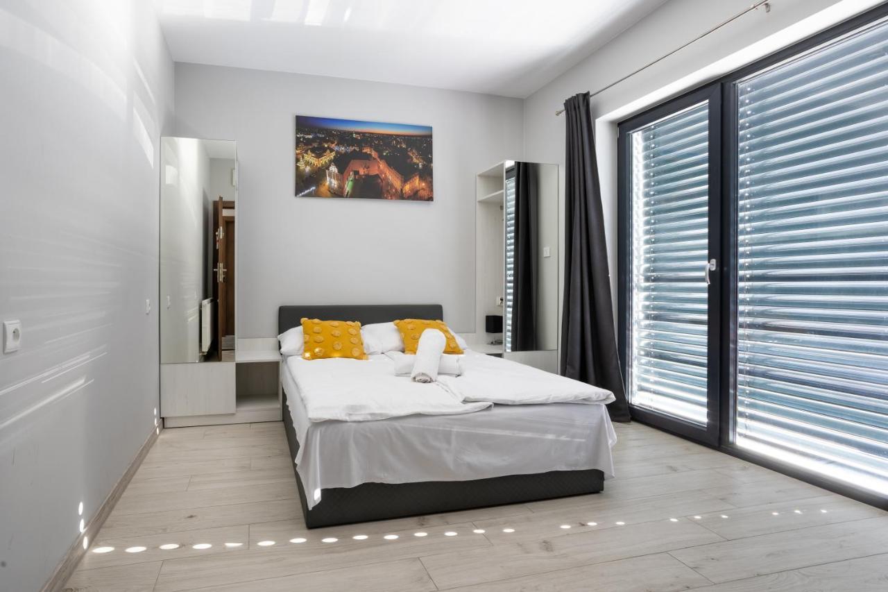 Noclegijarocin Bed & Breakfast Bagian luar foto