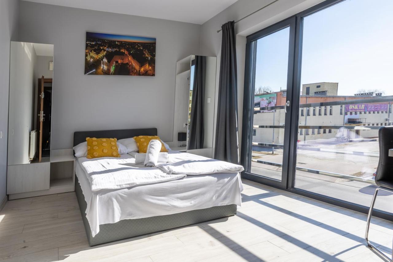 Noclegijarocin Bed & Breakfast Bagian luar foto