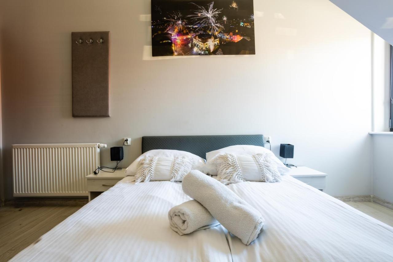 Noclegijarocin Bed & Breakfast Bagian luar foto