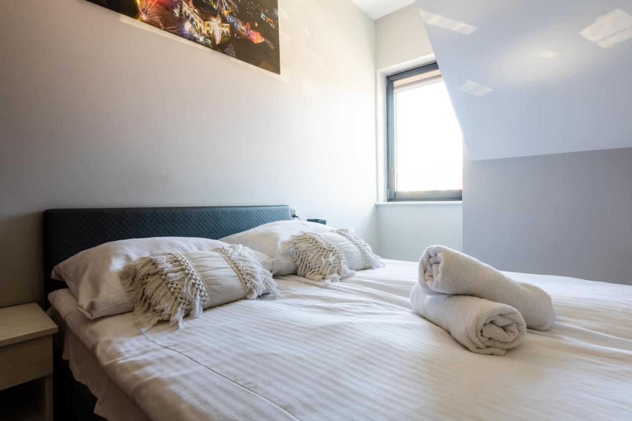 Noclegijarocin Bed & Breakfast Bagian luar foto